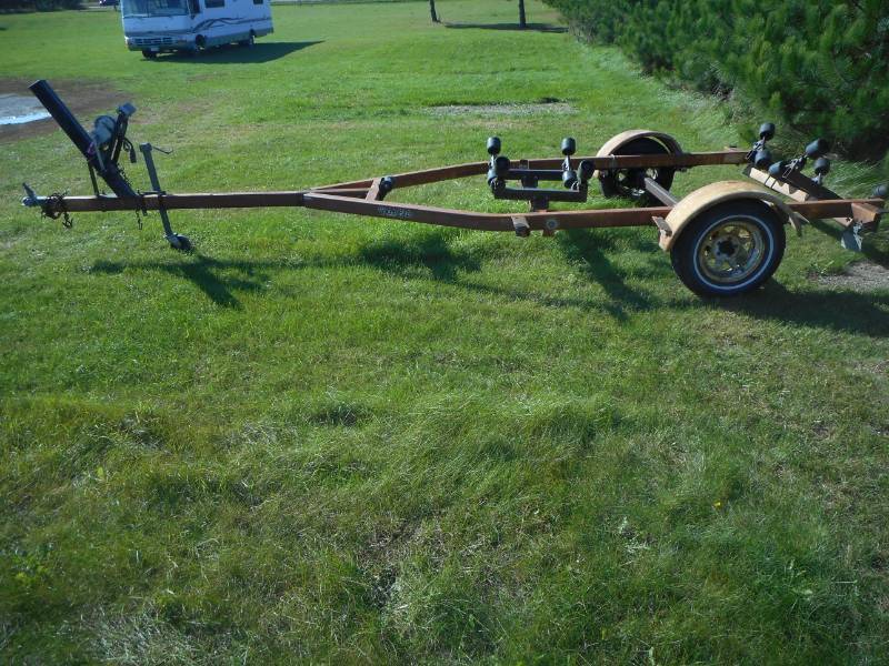lot 2 image: 2003 Hoosier Boat Trailer