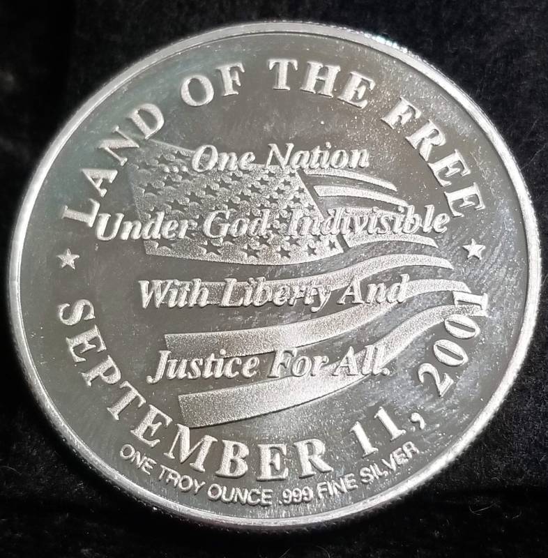 SEPTEMBER 11th TWIN TOWERS GOD BLESS AMERICA ROUND 1 OZ. .999 FINE SILVER