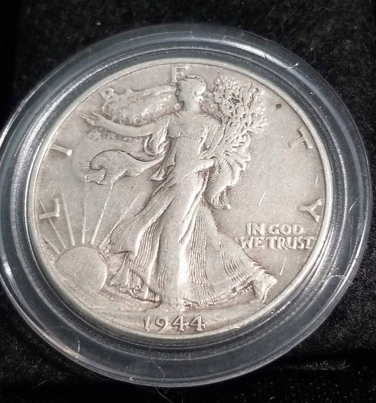 2 HALF DOLLARS 1944 WALKING LIBERTY 2012 KENNEDY DECORATED