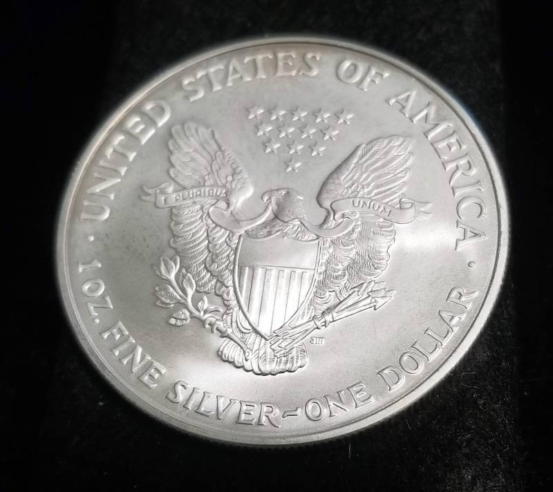 2007 AMERICAN SILVER EAGLE 1 TROY OZ. .999 FINE SILVER DOLLAR