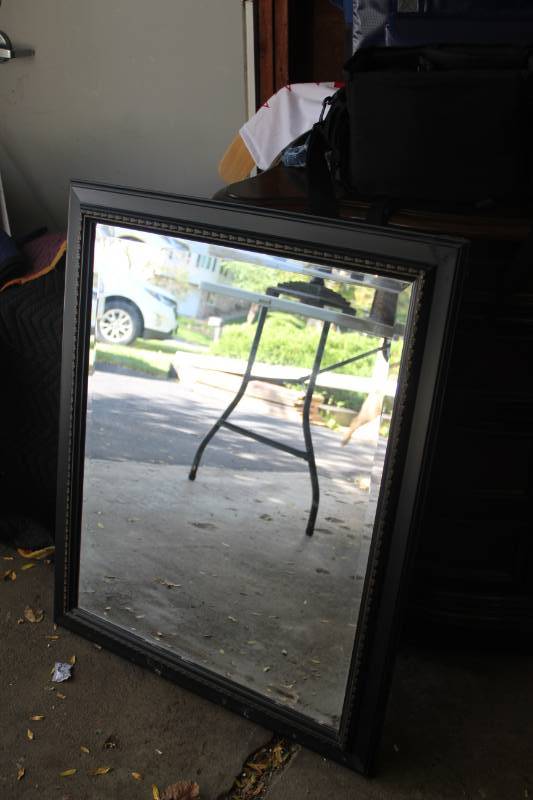 lot 253 image: Framed Wall Mirror