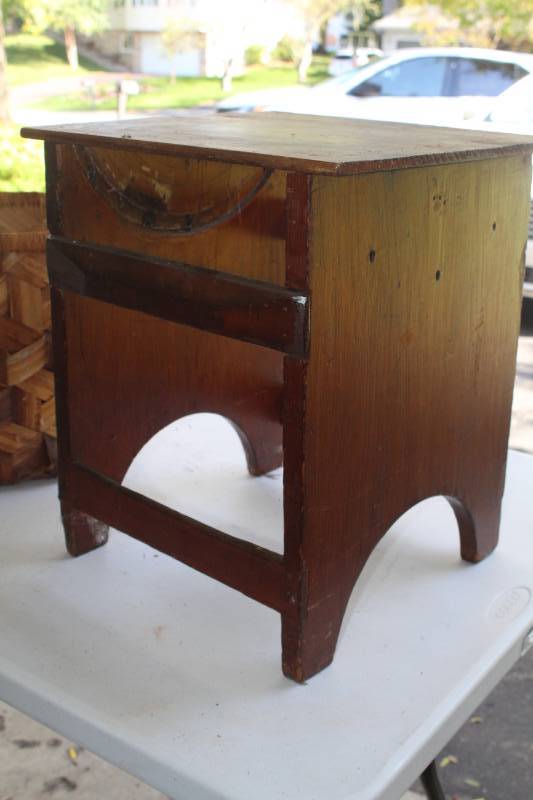 lot 261 image: Wood Table Shelf