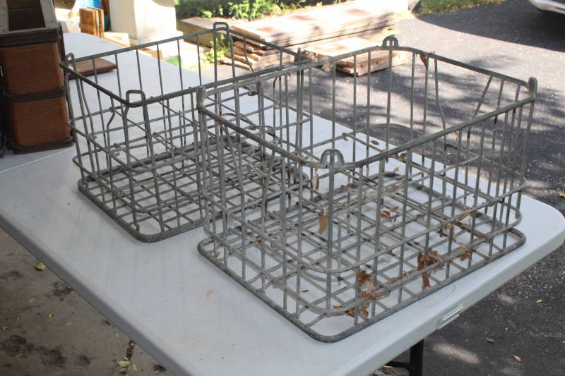lot 260 image: Lot of (2) Metal Wire Milk Crates