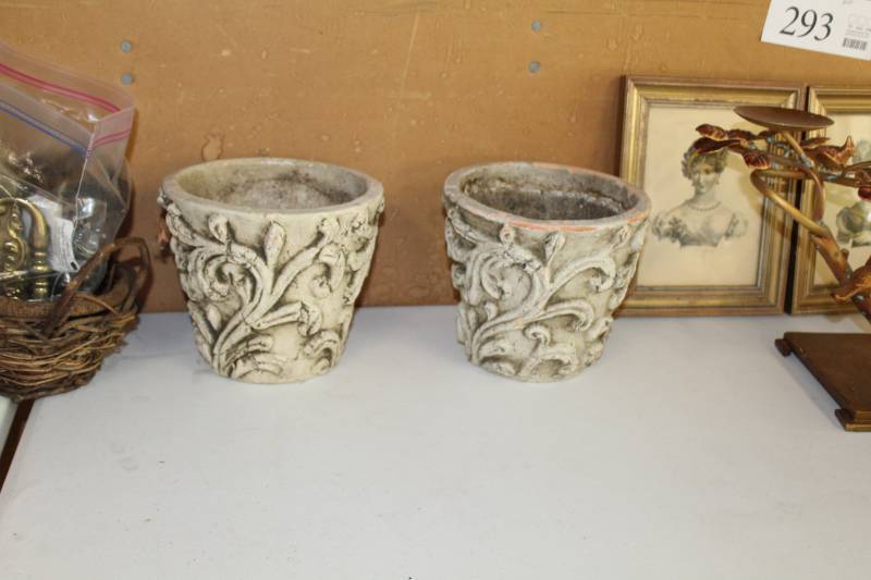 lot 300 image: Lot of (2) Ceramic Pots
