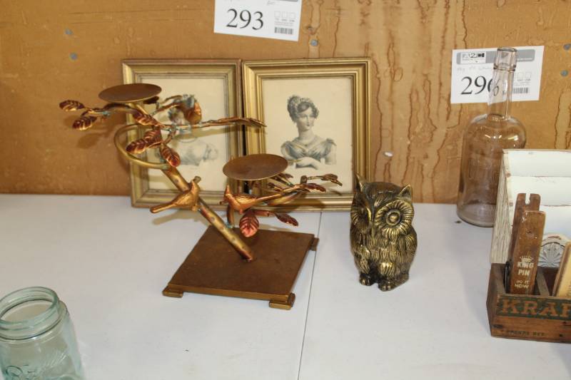 lot 298 image: 2-Tier Bird Candleholder, Owl Table Dcor