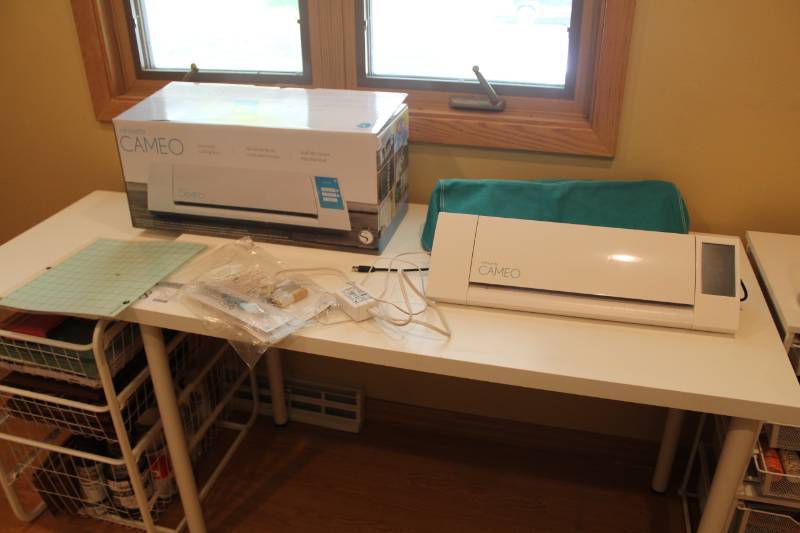 lot 319 image: Silhouette Cameo Stencil Machine