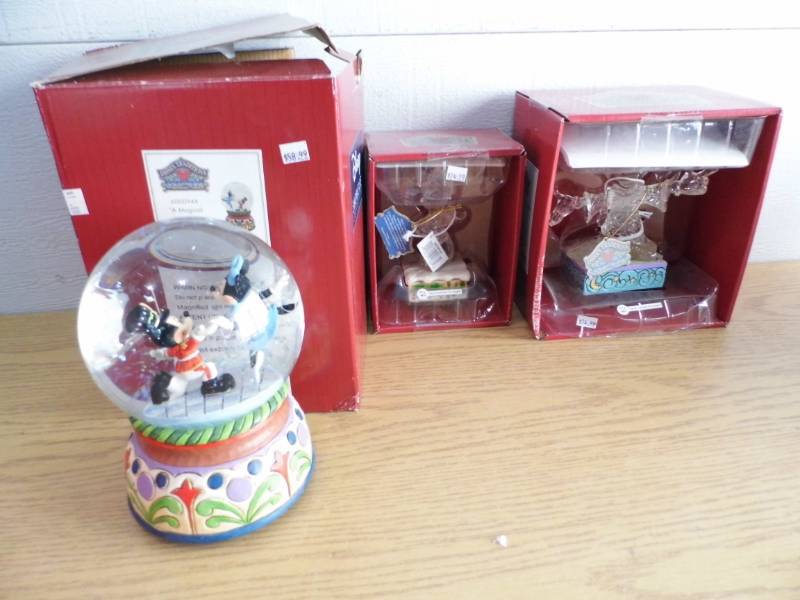 Disney Snow Globe - Lit Figures