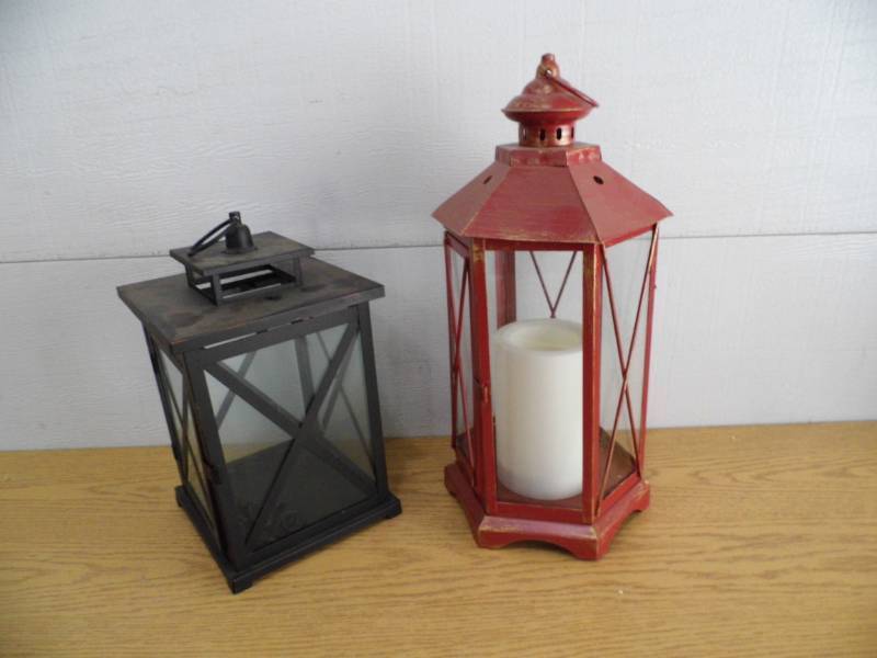 Lot of 2 Candle Holders - 1 LED Candle
