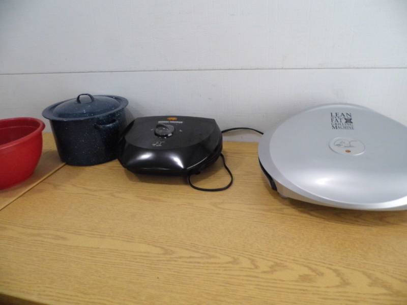 Lot of 2 Foreman Grills - Kettle