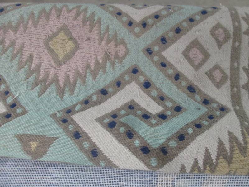 lot 23 image: threshold 5ft x 7ft rug...