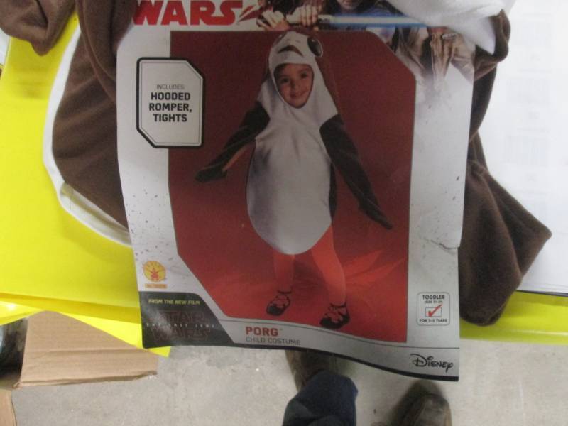 lot 40 image: Star wars Porg costumer...
