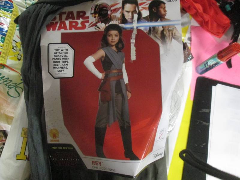 lot 49 image: star wars ray costume...