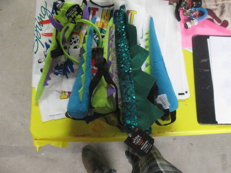 lot 72 image: lot of tails...