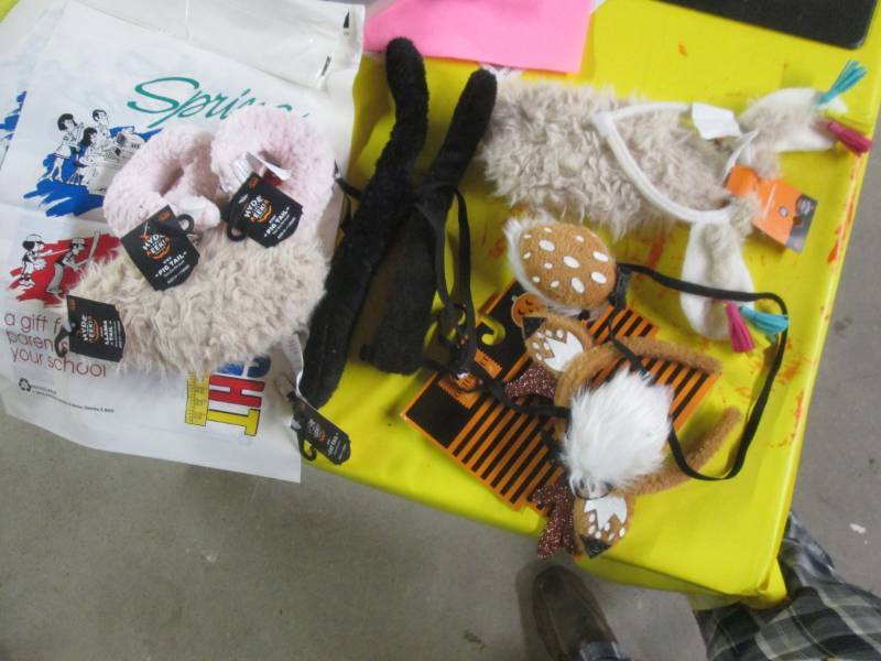 lot 74 image: lot of hats and headbands (MISSING ...