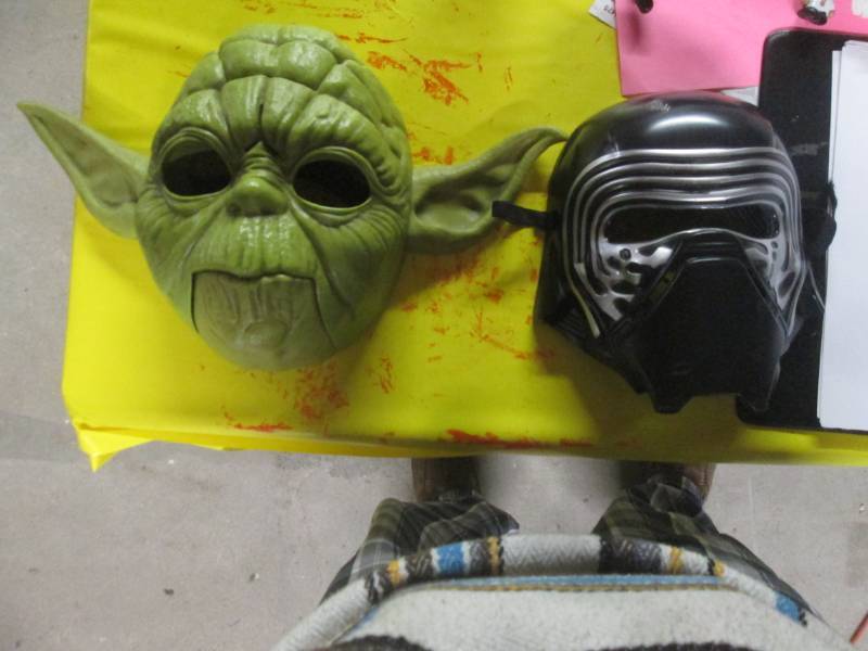 lot 87 image: ren and yoda mask ( yoda mask funct...