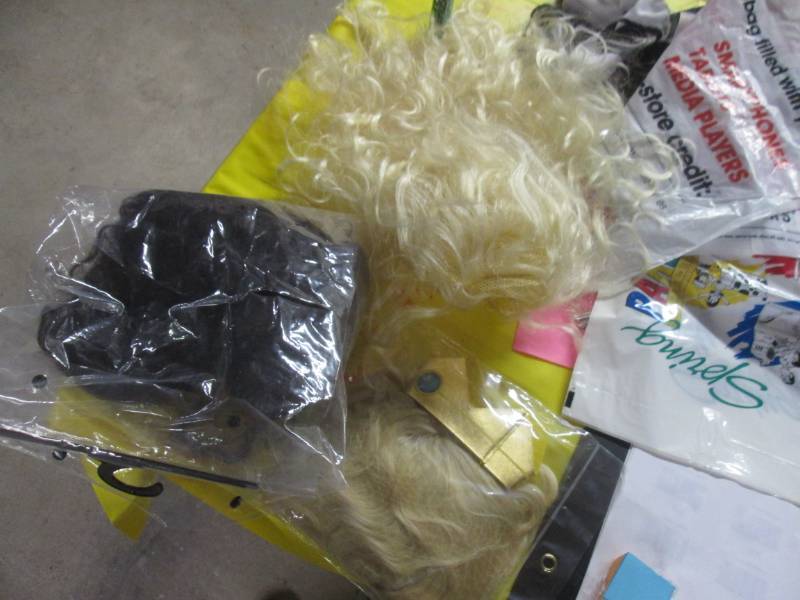 lot 116 image: lot of wigs for costume...