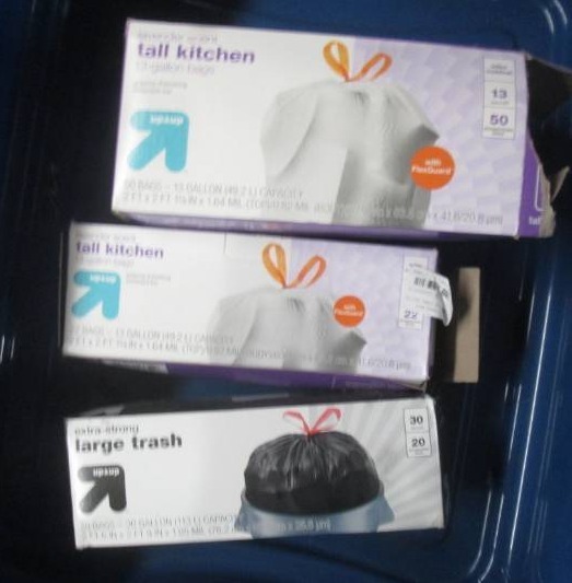 lot 125 image: lot fo trash bags...