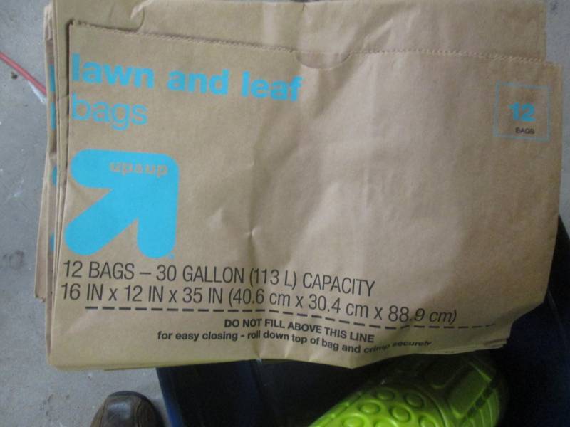 lot 127 image: lot of bags...
