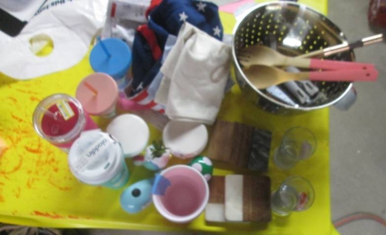 lot 136 image: lot of kitchen items and coaster...