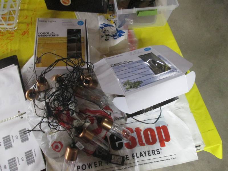 lot 180 image: lot of 4 string lights...