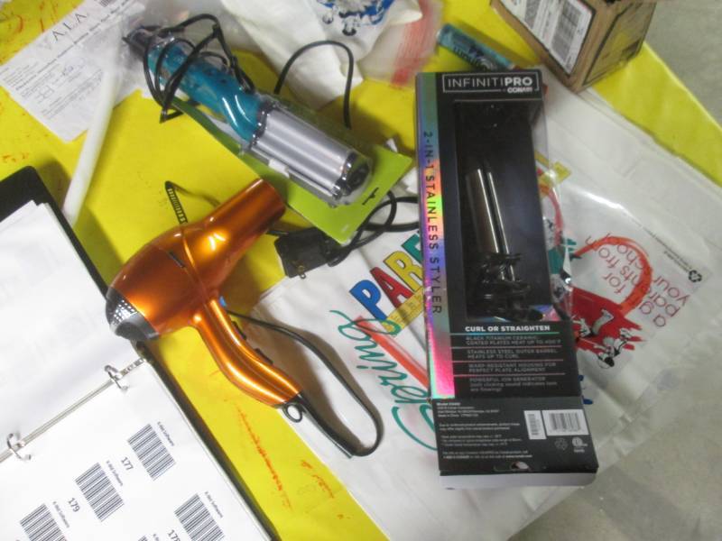 lot 183 image: hair dryer and curler  straiter se...