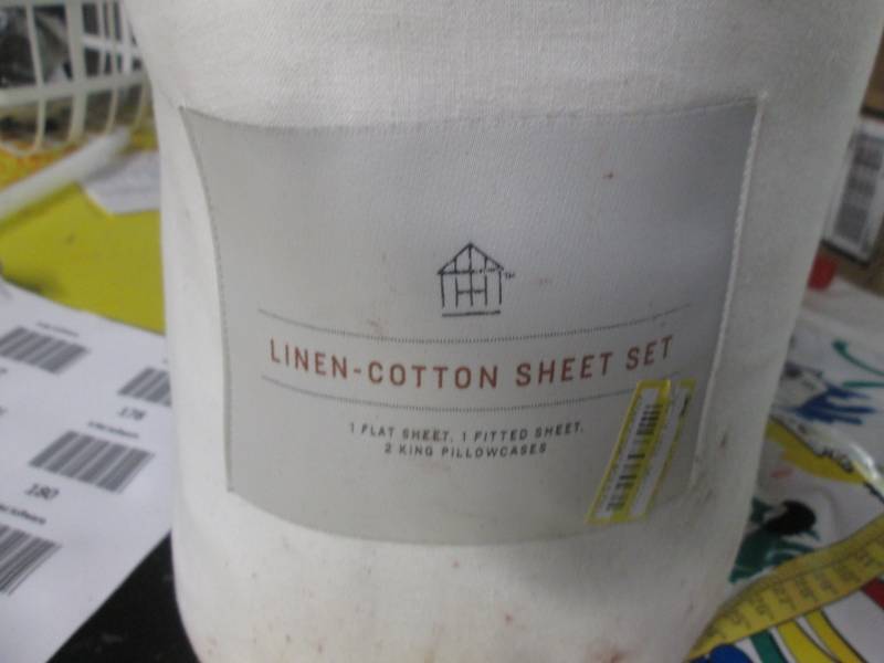 lot 184 image: linen cotton king sheet set...