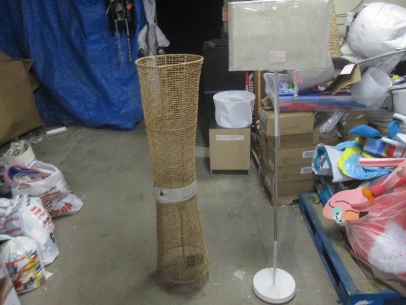 lot 190 image: lot of 2 floor lamps...