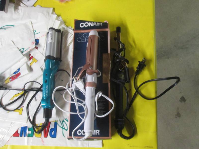 lot 192 image: lot of 3 hair curler...