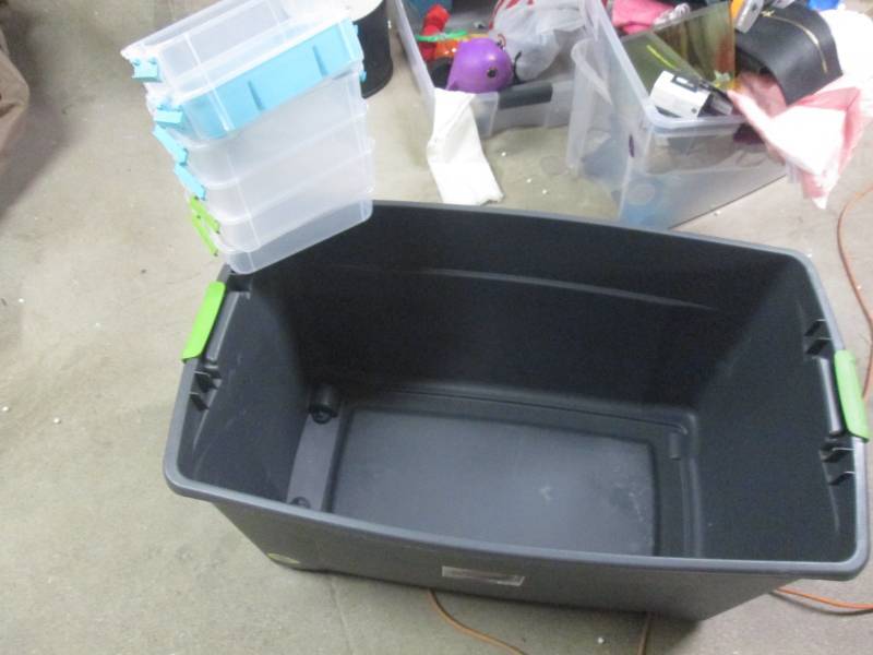 lot 248 image: lot of storage container, unbrella ...