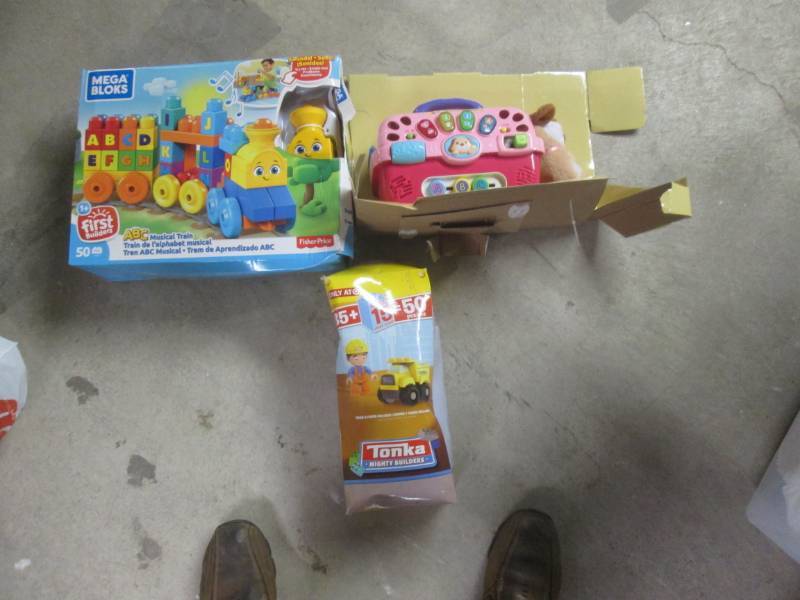 lot 208 image: lot of 3 kids toys...