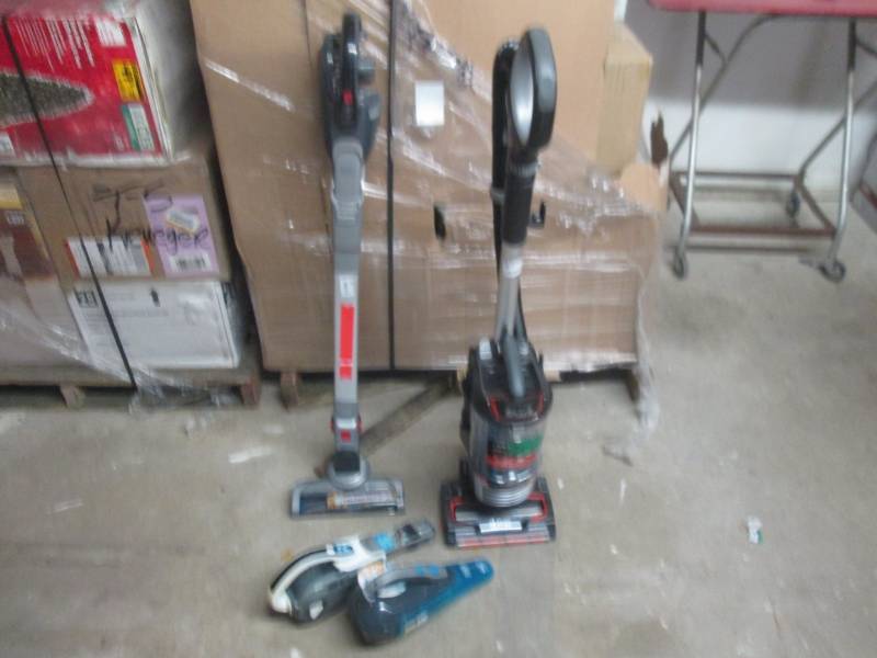 lot 219 image: lot of dummy vacuum for parts do no...