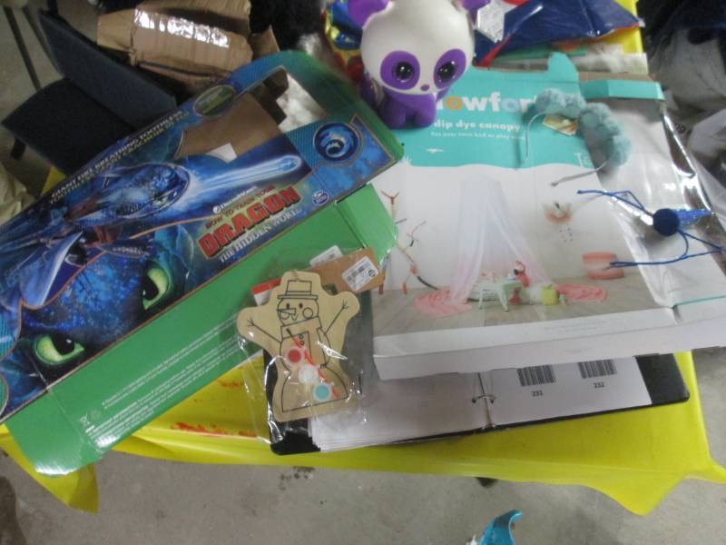 lot 231 image: lot of for. canope and toys...