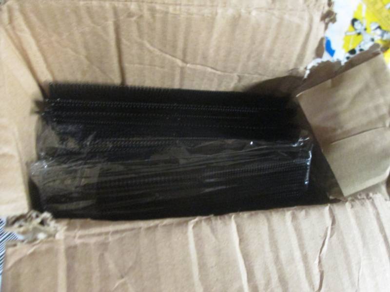 lot 233 image: box of combs...