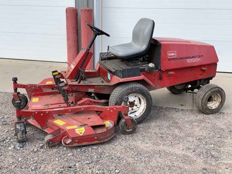 lot 1 image: Toro Groundsmaster 1000-L Lawn Mower