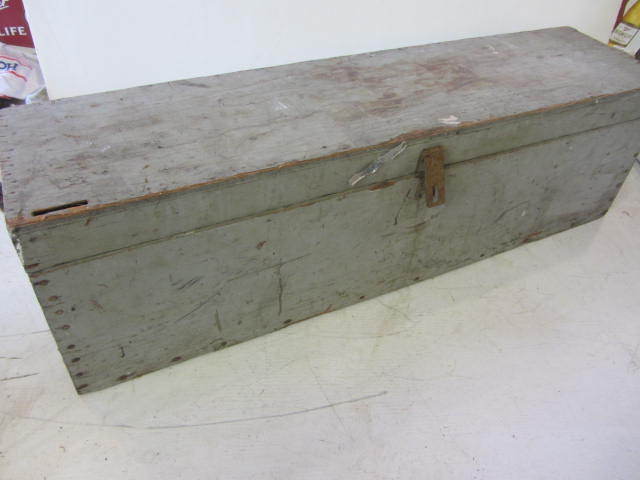 lot 62 image: Vintage Saw Box