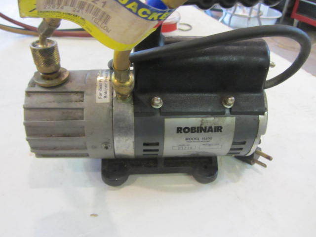 lot 9 image: Vacuum Pump