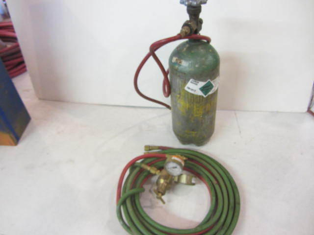 lot 11 image: Carbon Dioxide Tank, Hoses