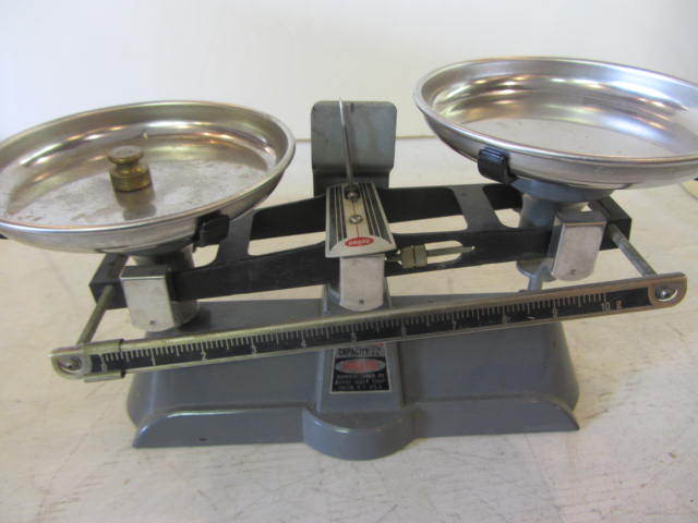 lot 105 image: Scale