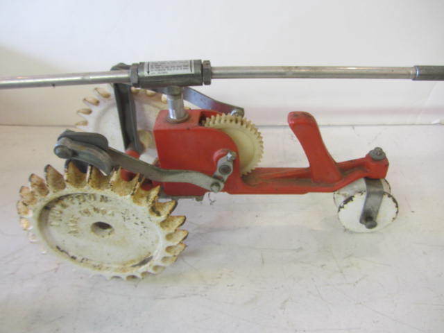 lot 40 image: Tractor Sprinkler