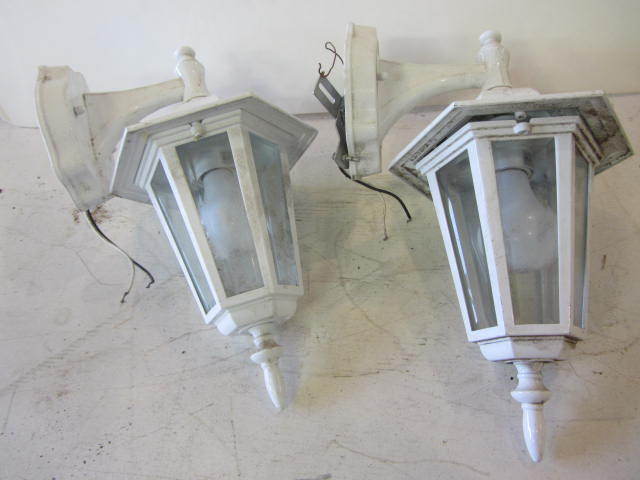 lot 43 image: Carriage Lights