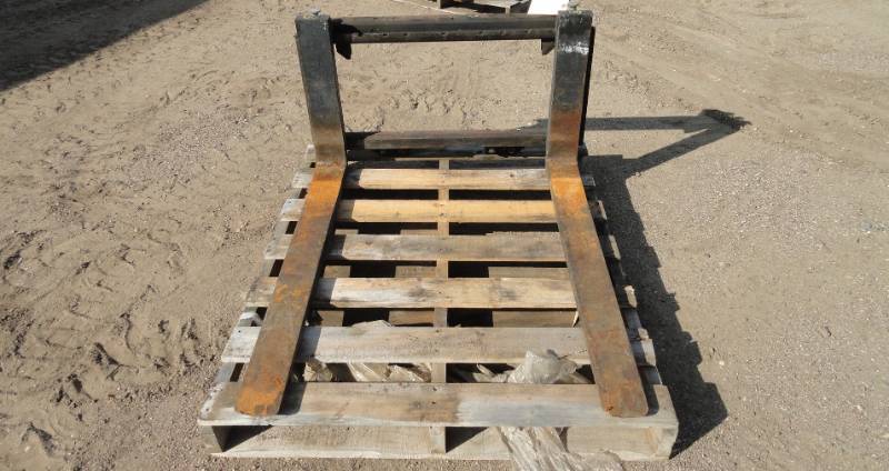 lot 6 image: 40 Forks With Mount Plate