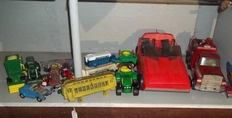 lot 51 image: Assorted Toys