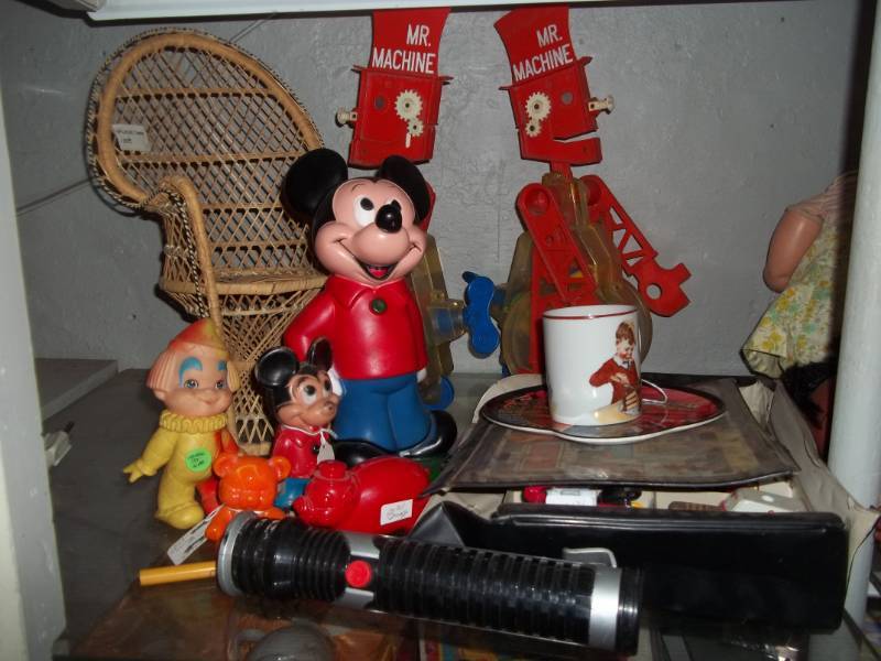 lot 57 image: Vintage Toys