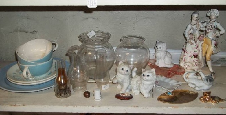 lot 80 image: Sierra Madre Teacups and Assorted Knicknacks
