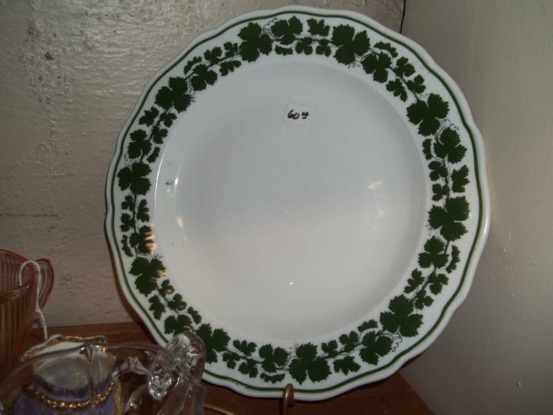 lot 86 image: Moonbeam Glassware and More
