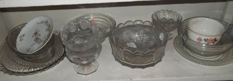 lot 110 image: Assorted Glassware