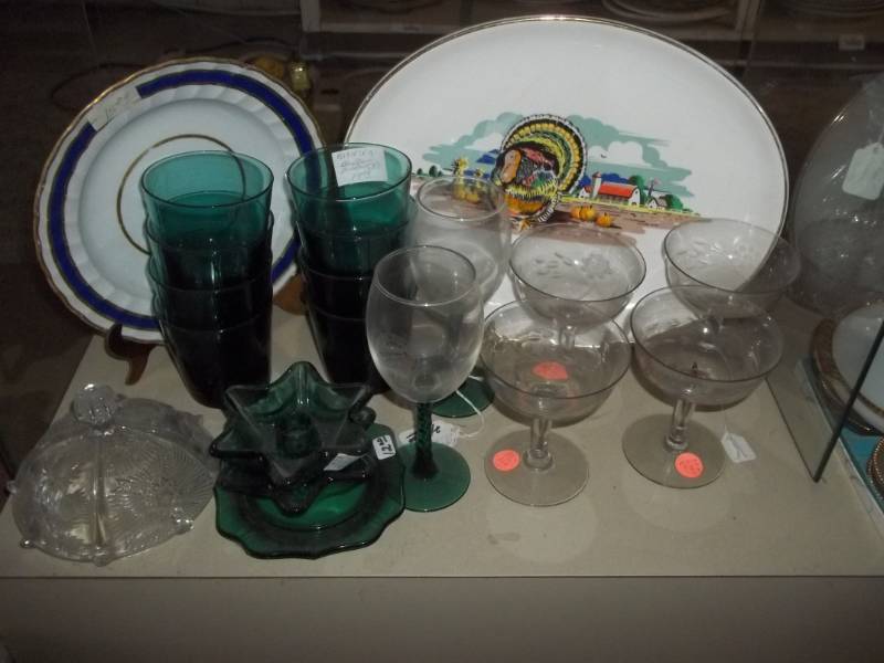 lot 132 image: Decorative Glassware