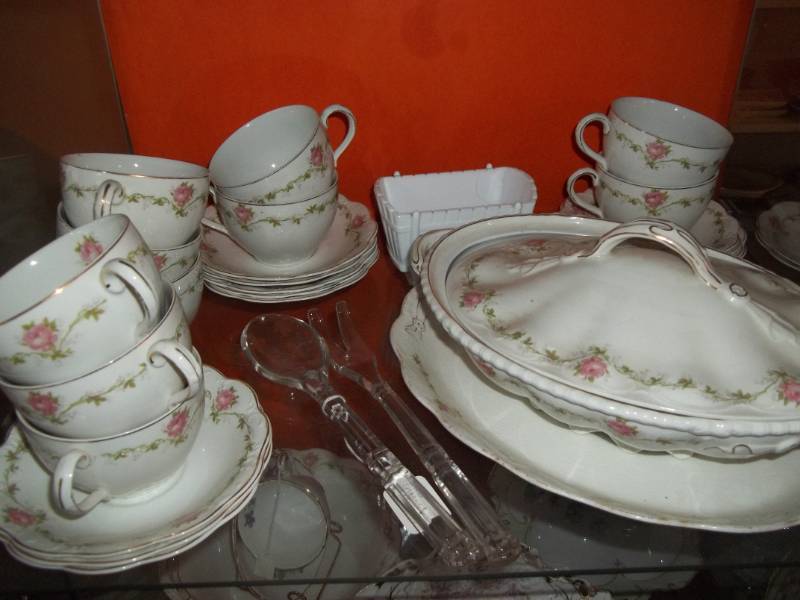 lot 134 image: China Pieces and More
