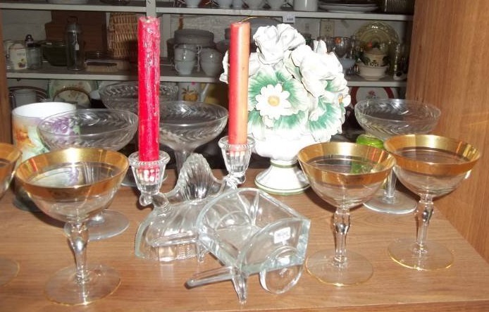 lot 159 image: Assorted Glassware