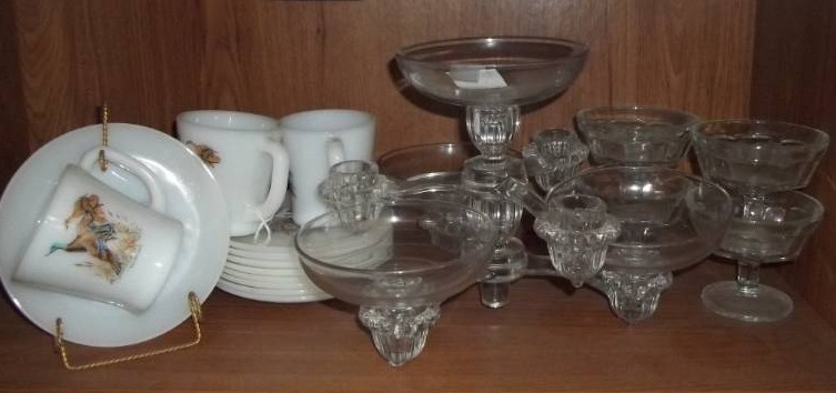 lot 161 image: Assorted Glassware